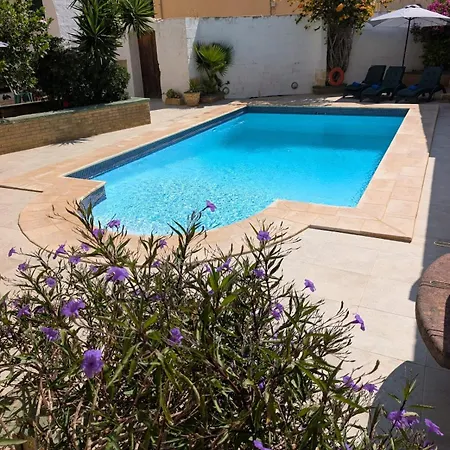 Gozitan Charm In With Pool 度假居