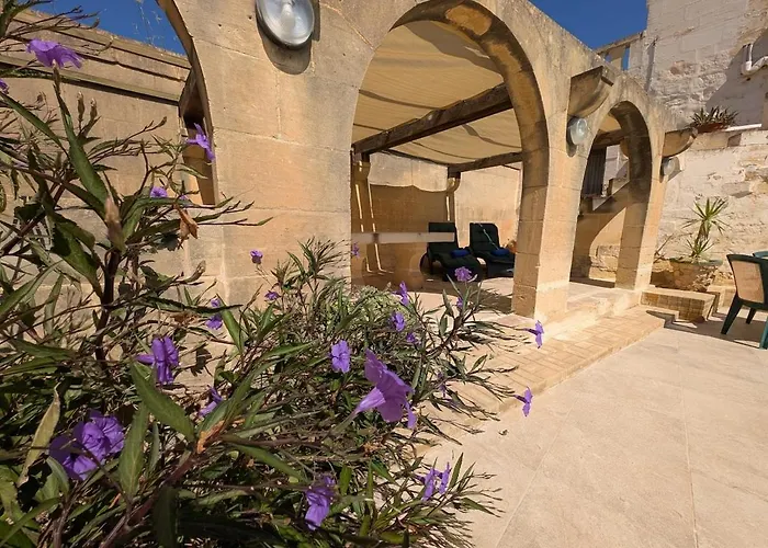 Gozitan Charm In With Pool Сasa de vacaciones *